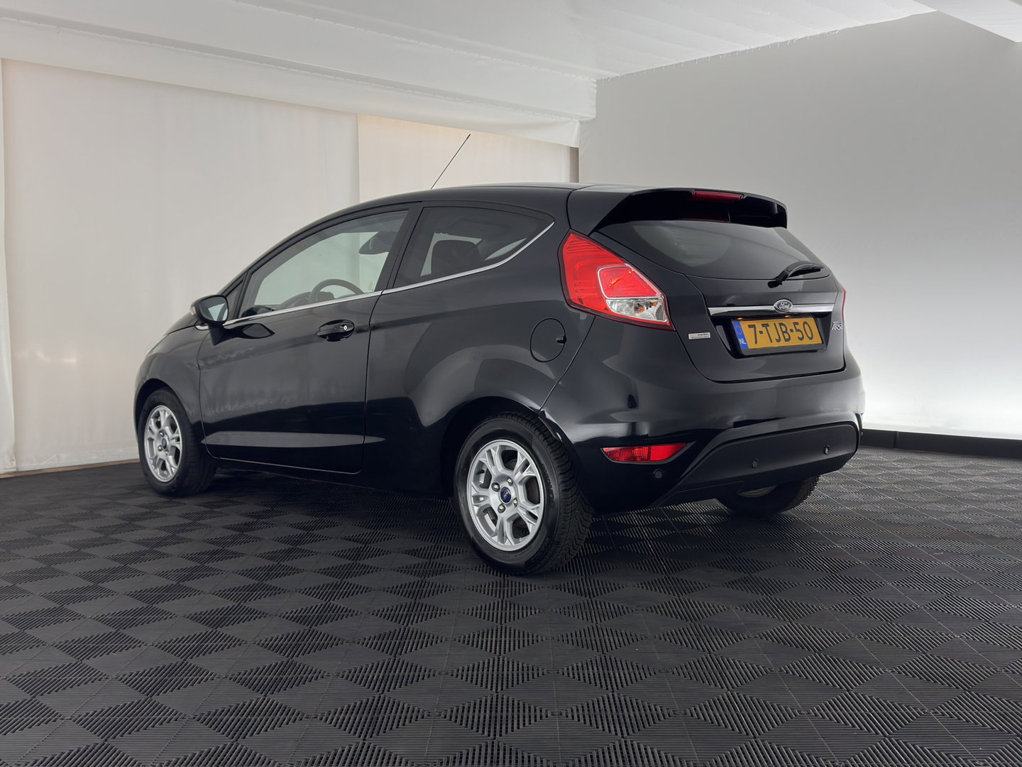Ford Fiesta 1.6 TDCi Lease Titanium *NAVI-FULLMAP | SONY-AUDIO | KEYLESS | ECC | CRUISE | PDC | PRVACY-GLASS | 14''ALU*