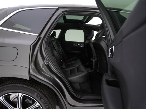 Volvo XC60 2.0 T8 Twin Engine Inscription AWD (Plug-In) *PANO | LEATHER | FULL-LED | BOWERS&WILKINS | MEMORY-PACK | BLINDSPOT | DIGI-COCKPIT | HEATED-COMFORTSEATS | TOPVIEW | NAVI-FULLMAP | ECC | PDC | HEAD-UP |  TOWBAR | 20''ALU *