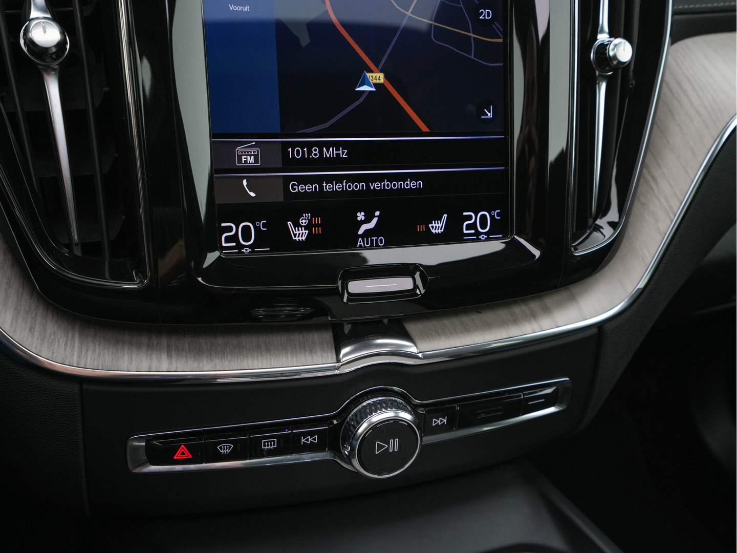 Volvo XC60 2.0 T8 Twin Engine Inscription AWD (Plug-In) *PANO | LEATHER | FULL-LED | BOWERS&WILKINS | MEMORY-PACK | BLINDSPOT | DIGI-COCKPIT | HEATED-COMFORTSEATS | TOPVIEW | NAVI-FULLMAP | ECC | PDC | HEAD-UP |  TOWBAR | 20''ALU *