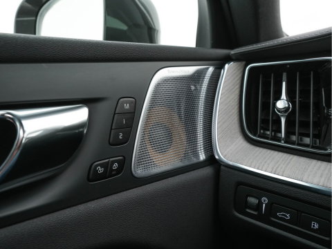 Volvo XC60 2.0 T8 Twin Engine Inscription AWD (Plug-In) *PANO | LEATHER | FULL-LED | BOWERS&WILKINS | MEMORY-PACK | BLINDSPOT | DIGI-COCKPIT | HEATED-COMFORTSEATS | TOPVIEW | NAVI-FULLMAP | ECC | PDC | HEAD-UP |  TOWBAR | 20''ALU *