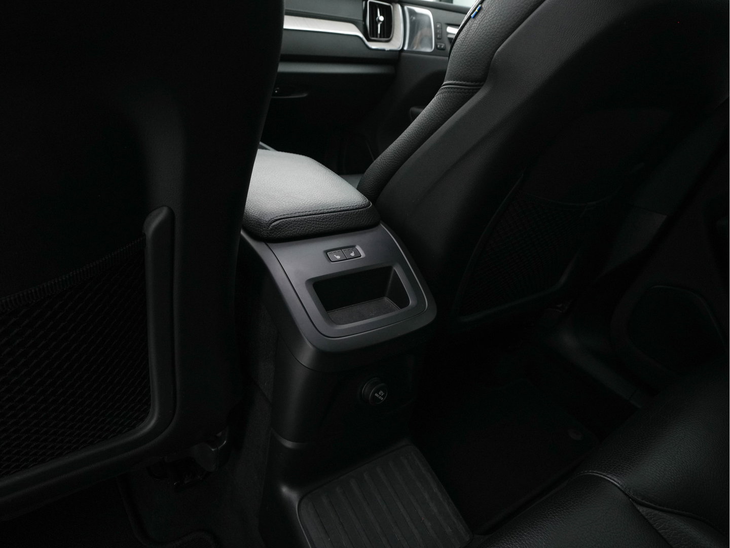 Volvo XC60 2.0 T8 Twin Engine Inscription AWD (Plug-In) *PANO | LEATHER | FULL-LED | BOWERS&WILKINS | MEMORY-PACK | BLINDSPOT | DIGI-COCKPIT | HEATED-COMFORTSEATS | TOPVIEW | NAVI-FULLMAP | ECC | PDC | HEAD-UP |  TOWBAR | 20''ALU *