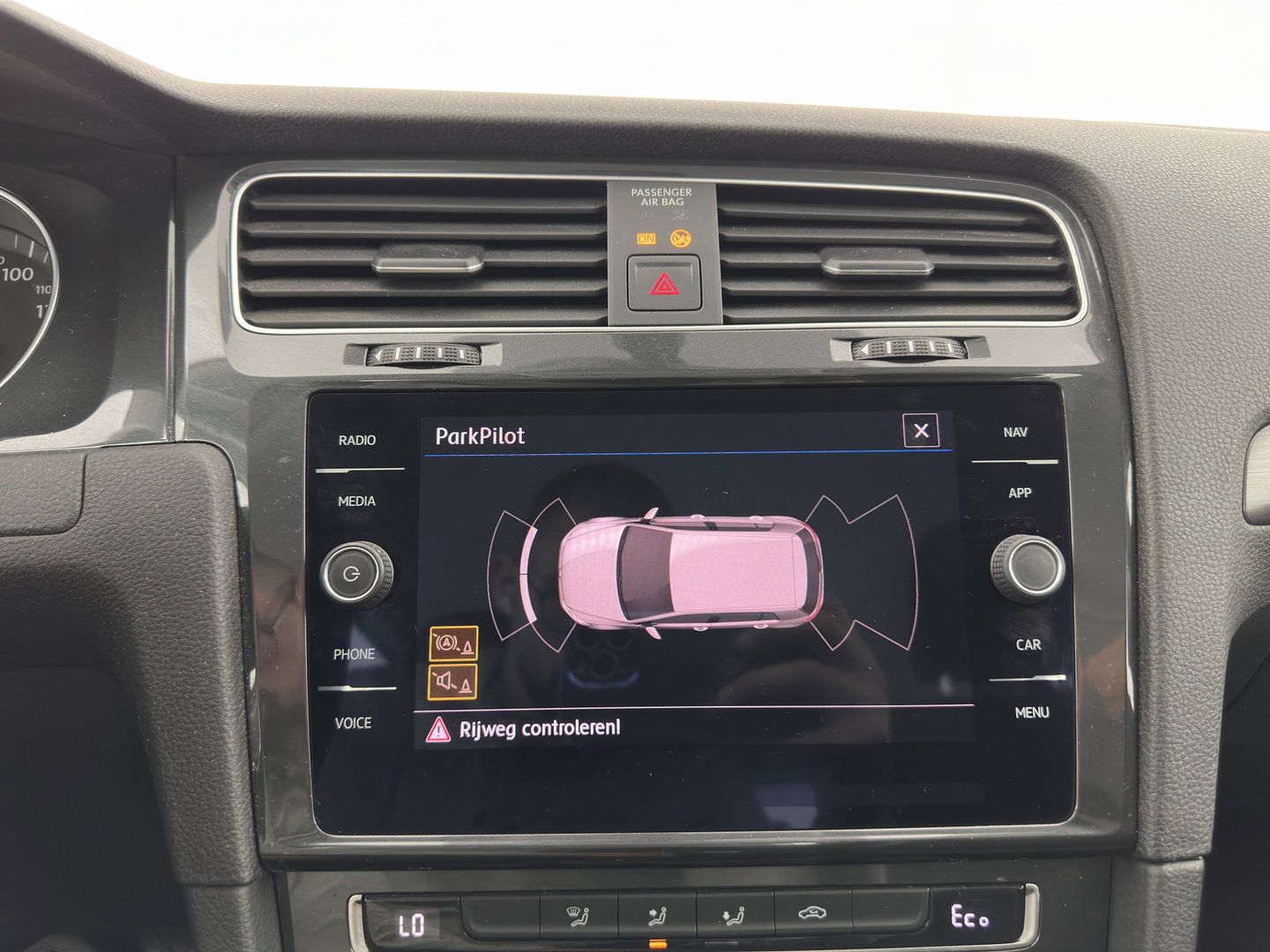 Volkswagen e-Golf E-dition {SoH-90%} (INCL-BTW) Aut.  *ADAPTIVE-CRUISE | FULL-LED | NAVI-FULLMAP | ECC | CCS-FASTLOADER | PDC | 16''ALU*