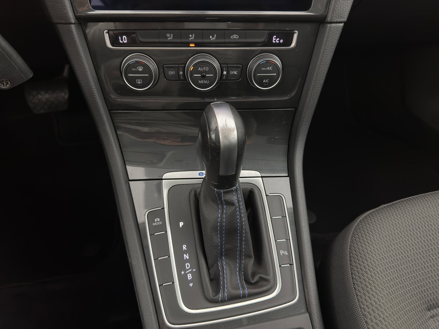 Volkswagen e-Golf E-dition {SoH-90%} (INCL-BTW) Aut.  *ADAPTIVE-CRUISE | FULL-LED | NAVI-FULLMAP | ECC | CCS-FASTLOADER | PDC | 16''ALU*