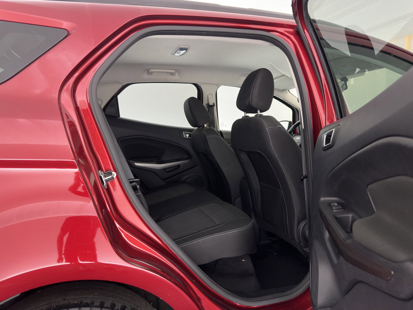 Ford EcoSport 1.0 EcoBoost Trend Ultimate (INCL-BTW) *NAVI-FULLMAP | CAMERA | CRUISE | COMFORTSEATS | FORD-SYNC3-AUDIO | PRIVACY-GLASS | PDC | TOWBAR | 16''ALU*