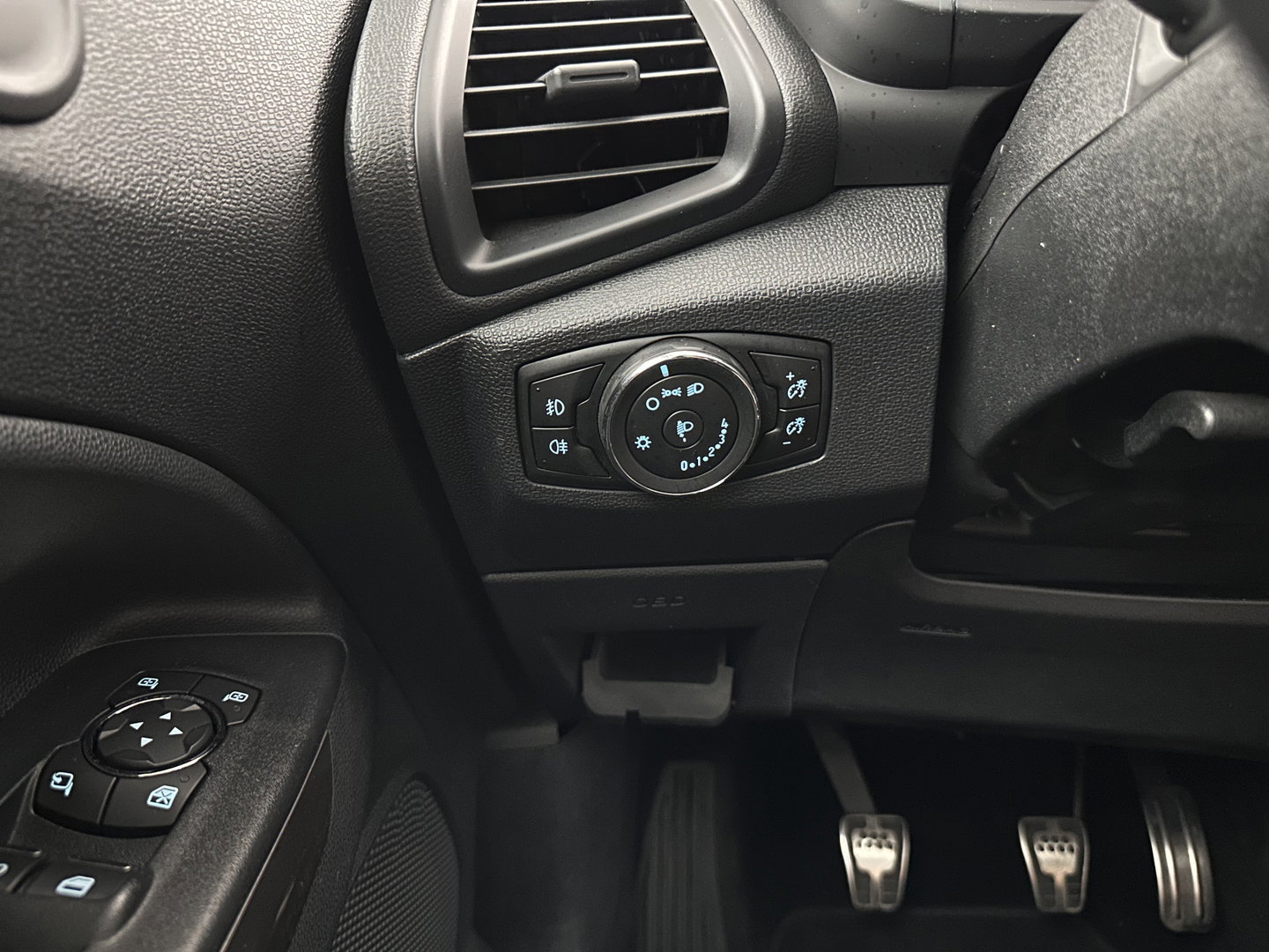 Ford EcoSport 1.0 EcoBoost Trend Ultimate (INCL-BTW) *NAVI-FULLMAP | CAMERA | CRUISE | COMFORTSEATS | FORD-SYNC3-AUDIO | PRIVACY-GLASS | PDC | TOWBAR | 16''ALU*
