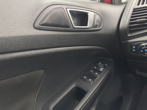 Ford EcoSport 1.0 EcoBoost Trend Ultimate (INCL-BTW) *NAVI-FULLMAP | CAMERA | CRUISE | COMFORTSEATS | FORD-SYNC3-AUDIO | PRIVACY-GLASS | PDC | TOWBAR | 16''ALU*
