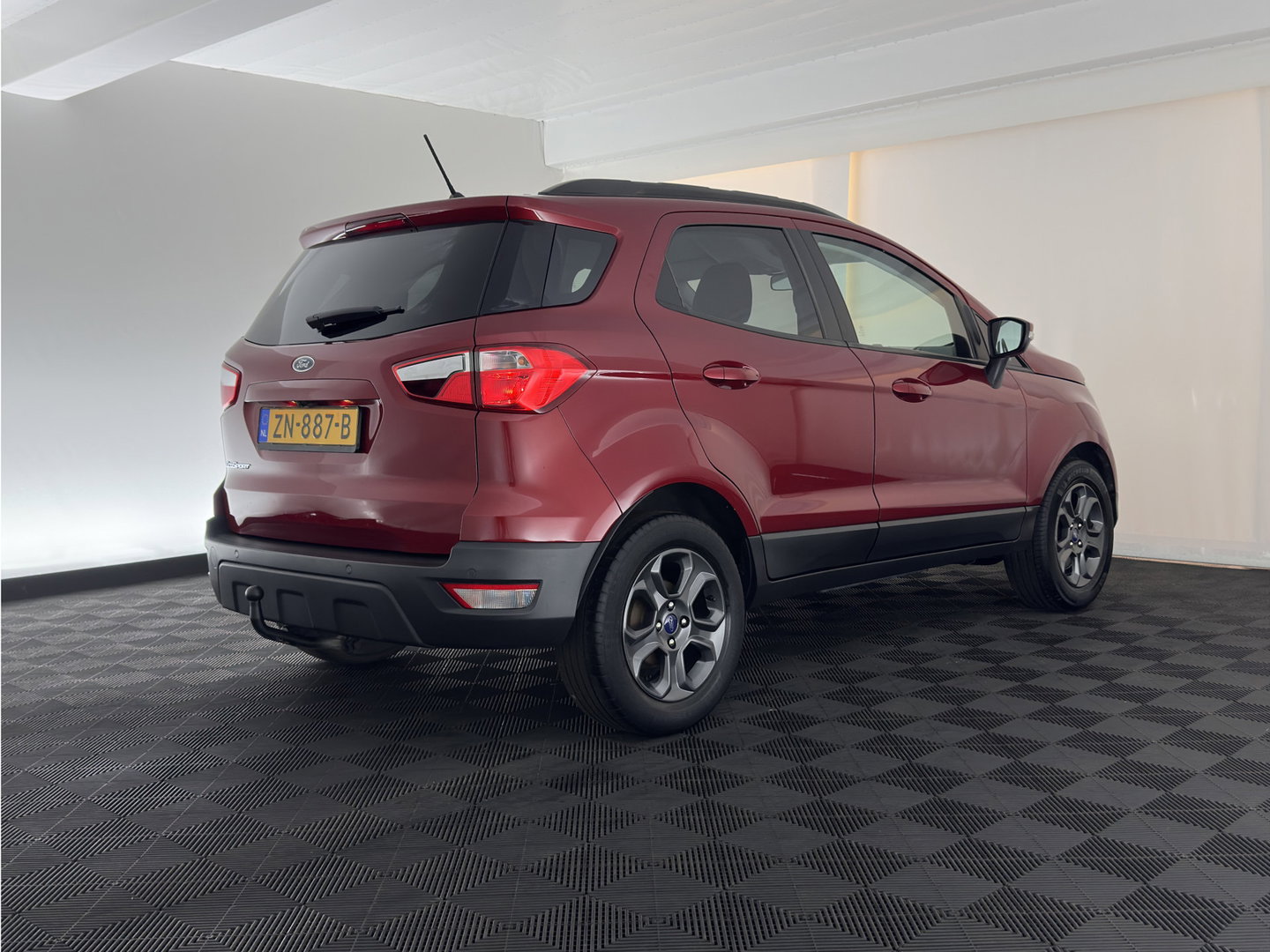 Ford EcoSport 1.0 EcoBoost Trend Ultimate (INCL-BTW) *NAVI-FULLMAP | CAMERA | CRUISE | COMFORTSEATS | FORD-SYNC3-AUDIO | PRIVACY-GLASS | PDC | TOWBAR | 16''ALU*