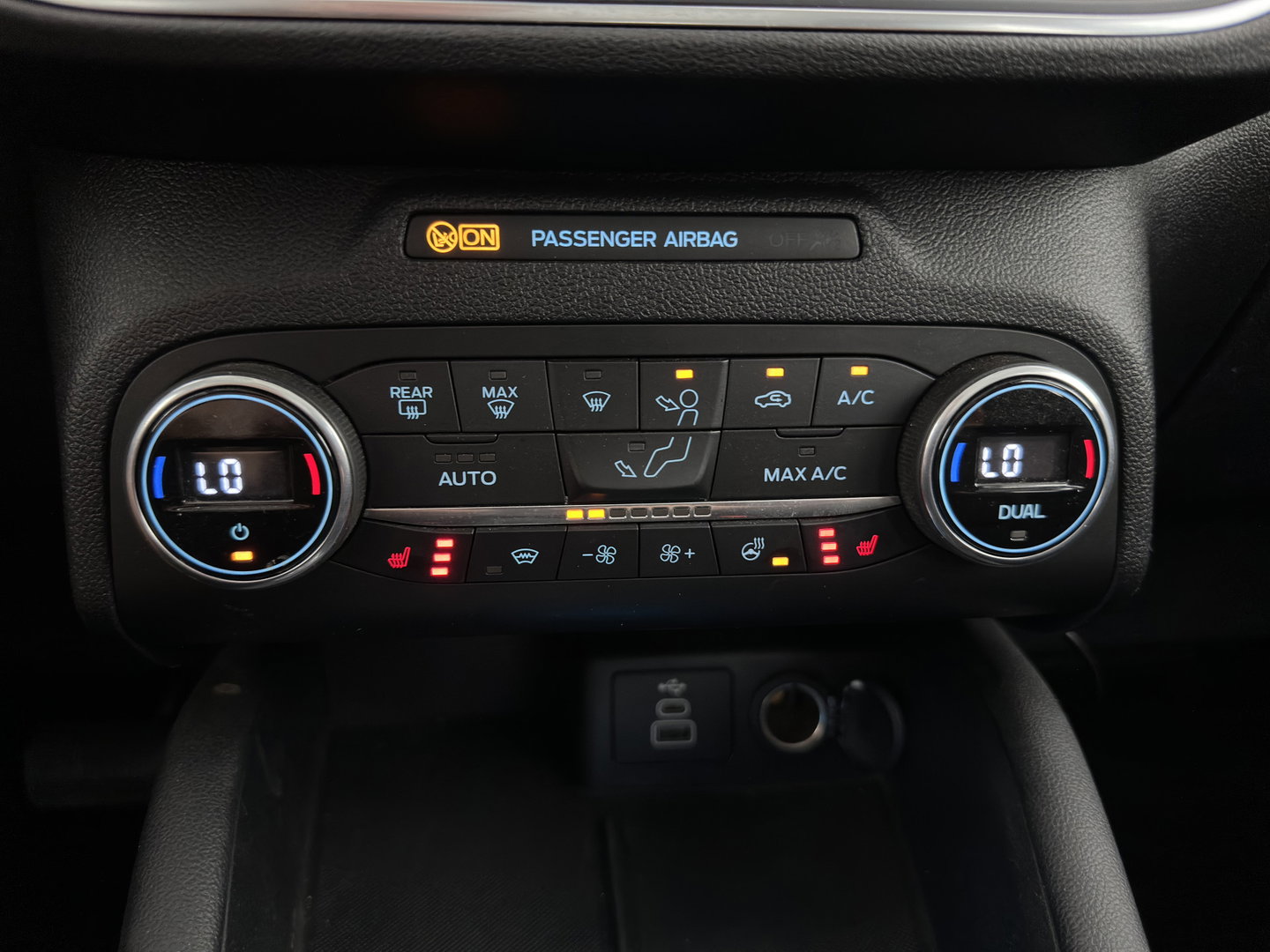 Ford Kuga 2.5 PHEV Titanium (Plug-in) (INCL-BTW) *DIGI-COCKPIT | ADAPTIVE-CRUISE | BLINDSPOT | PARK-PILOT | CAMERA | NAVI-FULLMAP | HEATED-COMFORTSEATS | ECC | CARPLAY | PDC | DAB | LANE-ASSIST | TOWBAR | 18''ALU*
