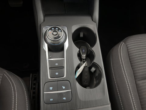Ford Kuga 2.5 PHEV Titanium (Plug-in) (INCL-BTW) *DIGI-COCKPIT | ADAPTIVE-CRUISE | BLINDSPOT | PARK-PILOT | CAMERA | NAVI-FULLMAP | HEATED-COMFORTSEATS | ECC | CARPLAY | PDC | DAB | LANE-ASSIST | TOWBAR | 18''ALU*