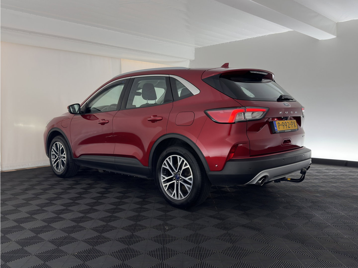 Ford Kuga 2.5 PHEV Titanium (Plug-in) (INCL-BTW) *DIGI-COCKPIT | ADAPTIVE-CRUISE | BLINDSPOT | PARK-PILOT | CAMERA | NAVI-FULLMAP | HEATED-COMFORTSEATS | ECC | CARPLAY | PDC | DAB | LANE-ASSIST | TOWBAR | 18''ALU*
