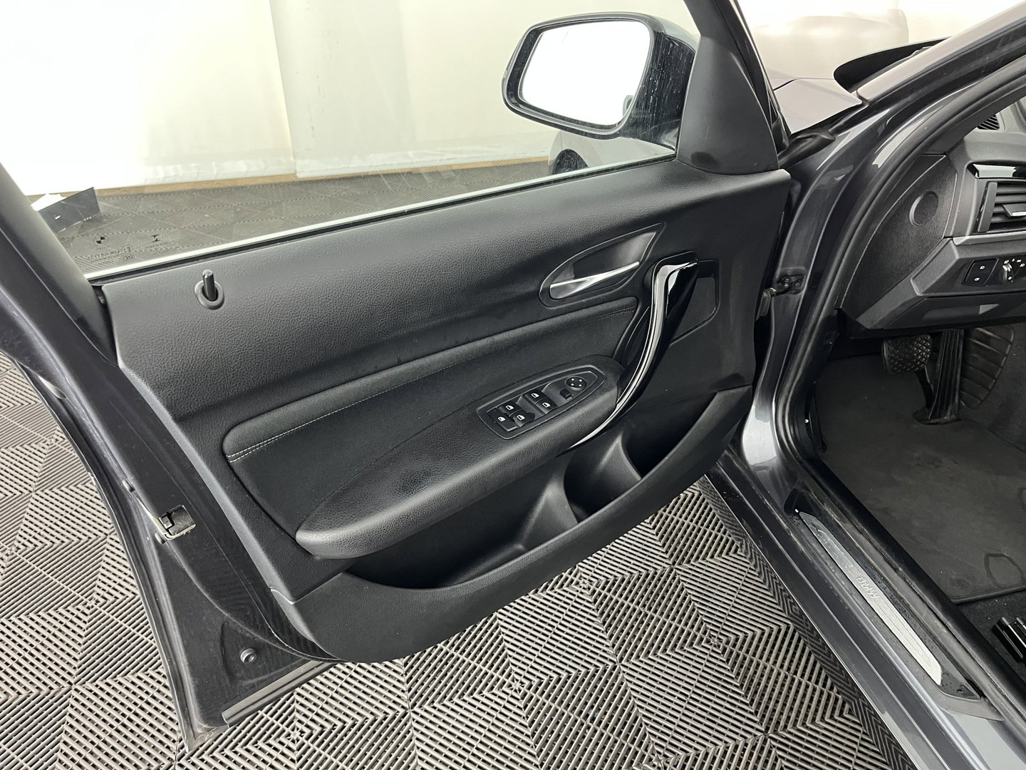 BMW 1-serie 116d Sportline Corporate Lease Executive Aut. *FULL-LED | SPORTSEATS | HIFI-SOUND | NAVI-FULLMAP | ECC | PDC | CRUISE | 17''ALU*