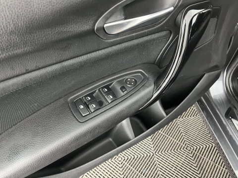 BMW 1-serie 116d Sportline Corporate Lease Executive Aut. *FULL-LED | SPORTSEATS | HIFI-SOUND | NAVI-FULLMAP | ECC | PDC | CRUISE | 17''ALU*