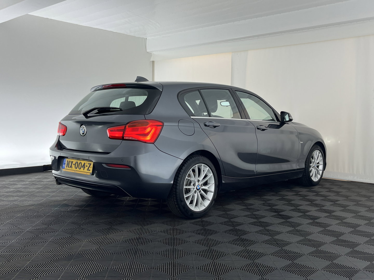 BMW 1-serie 116d Sportline Corporate Lease Executive Aut. *FULL-LED | SPORTSEATS | HIFI-SOUND | NAVI-FULLMAP | ECC | PDC | CRUISE | 17''ALU*