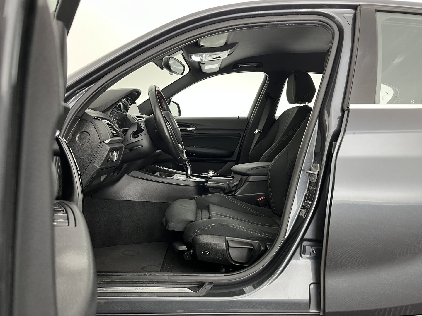 BMW 1-serie 116d Sportline Corporate Lease Executive Aut. *FULL-LED | SPORTSEATS | HIFI-SOUND | NAVI-FULLMAP | ECC | PDC | CRUISE | 17''ALU*