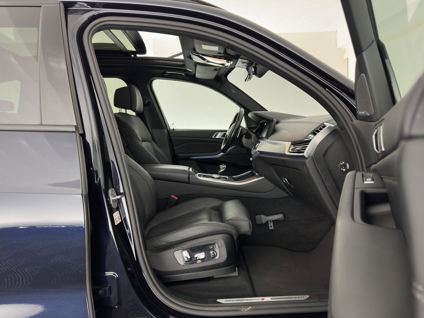 BMW X5 xDrive45e M-Sportpack High Executive (Plug-In) {SoH-91%} (INCL-BTW) *PANO | LEATHER | LASER-LED | HARMAN/KARDON | MEMORY-PACK | TOPVIEW | ADAPTIVE-CRUISE | BLINDSPOT | DIGI-COCKPIT | PRIVACY-GLASS | SHIFTPADDLES | HEAD-UP | TOWBAR | 22''A