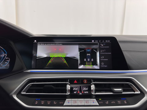 BMW X5 xDrive45e M-Sportpack High Executive (Plug-In) {SoH-91%} (INCL-BTW) *PANO | LEATHER | LASER-LED | HARMAN/KARDON | MEMORY-PACK | TOPVIEW | ADAPTIVE-CRUISE | BLINDSPOT | DIGI-COCKPIT | PRIVACY-GLASS | SHIFTPADDLES | HEAD-UP | TOWBAR | 22''A
