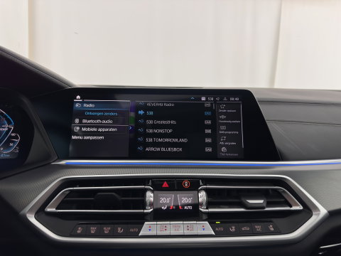 BMW X5 xDrive45e M-Sportpack High Executive (Plug-In) {SoH-91%} (INCL-BTW) *PANO | LEATHER | LASER-LED | HARMAN/KARDON | MEMORY-PACK | TOPVIEW | ADAPTIVE-CRUISE | BLINDSPOT | DIGI-COCKPIT | PRIVACY-GLASS | SHIFTPADDLES | HEAD-UP | TOWBAR | 22''A