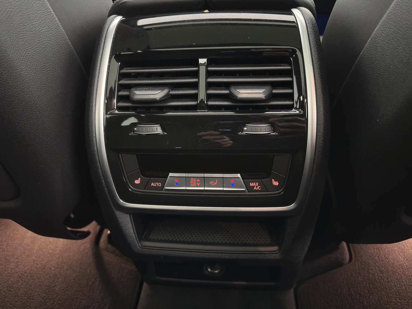 BMW X5 xDrive45e M-Sportpack High Executive (Plug-In) {SoH-91%} (INCL-BTW) *PANO | LEATHER | LASER-LED | HARMAN/KARDON | MEMORY-PACK | TOPVIEW | ADAPTIVE-CRUISE | BLINDSPOT | DIGI-COCKPIT | PRIVACY-GLASS | SHIFTPADDLES | HEAD-UP | TOWBAR | 22''A