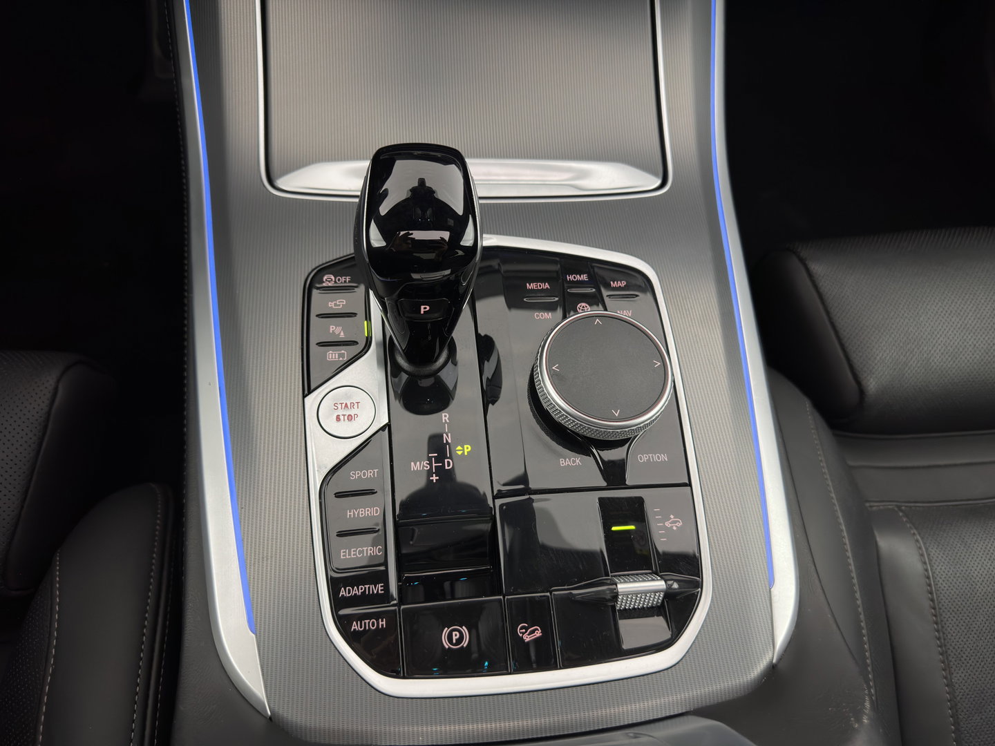 BMW X5 xDrive45e M-Sportpack High Executive (Plug-In) {SoH-91%} (INCL-BTW) *PANO | LEATHER | LASER-LED | HARMAN/KARDON | MEMORY-PACK | TOPVIEW | ADAPTIVE-CRUISE | BLINDSPOT | DIGI-COCKPIT | PRIVACY-GLASS | SHIFTPADDLES | HEAD-UP | TOWBAR | 22''A