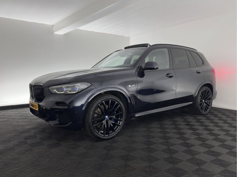 BMW X5 xDrive45e M-Sportpack High Executive (Plug-In) {SoH-91%} (INCL-BTW) *PANO | LEATHER | LASER-LED | HARMAN/KARDON | MEMORY-PACK | TOPVIEW | ADAPTIVE-CRUISE | BLINDSPOT | DIGI-COCKPIT | PRIVACY-GLASS | SHIFTPADDLES | HEAD-UP | TOWBAR | 22''A