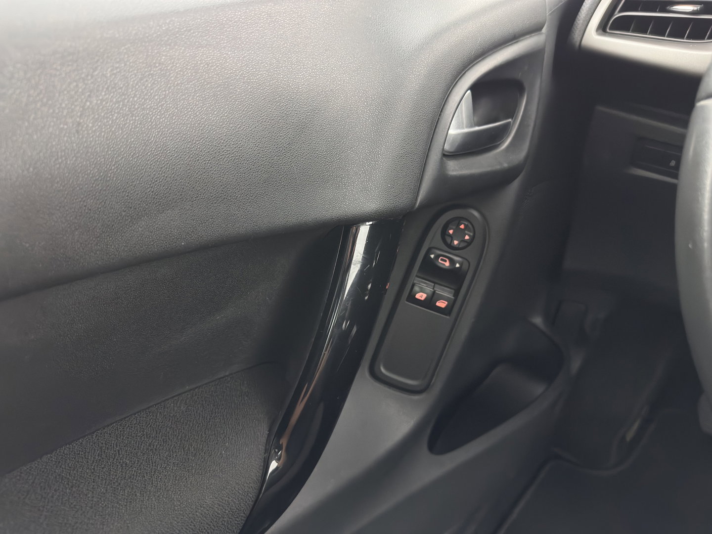 Citroën C3 1.6 BlueHDi Business *NAVI-FULLMAP | ECC | CRUISE | HIFI-SOUND | COMFORTSEATS | TOWBAR | PRIVACY-GLASS | CHROME-PACK*
