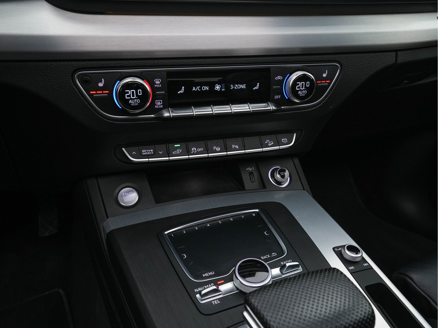 Audi Q5 55 TFSI S-Line Competition Quattro (Plug-In) Aut. *PANO | LEATHER | FULL-LED | HEATED-SPORTSEATS | KEYLESS | CAMERA | NAVI-FULLMAP | PRIVACY-GLASS | DIGI-COCKPIT | CRUISE-ADPAPTIVE | DAB | 21"ALU*
