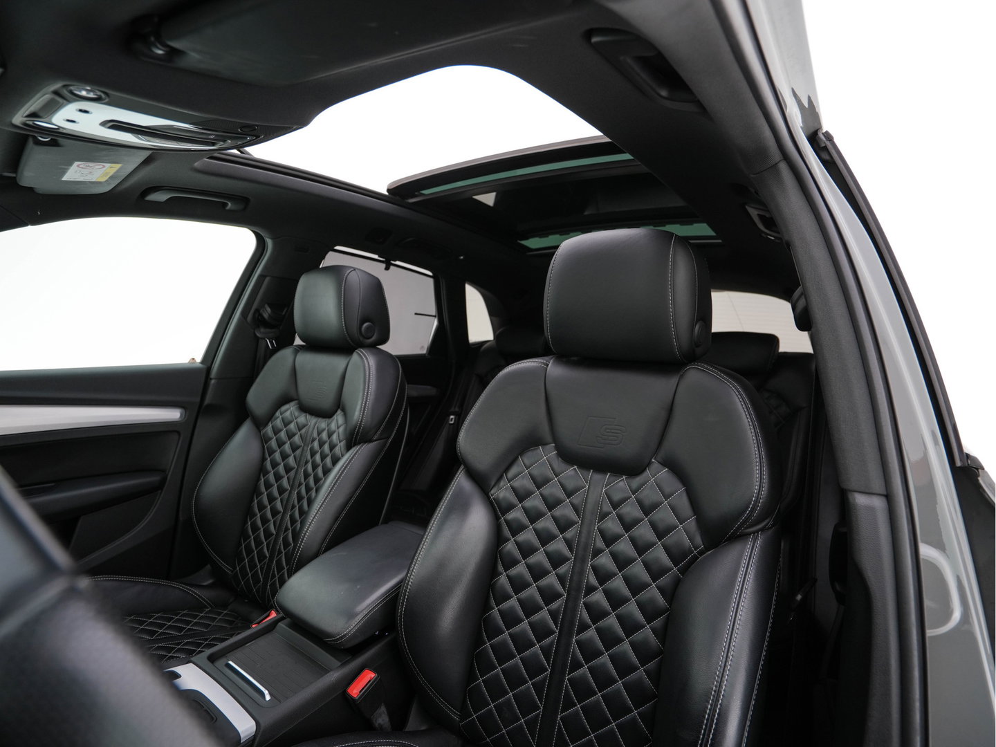 Audi Q5 55 TFSI S-Line Competition Quattro (Plug-In) Aut. *PANO | LEATHER | FULL-LED | HEATED-SPORTSEATS | KEYLESS | CAMERA | NAVI-FULLMAP | PRIVACY-GLASS | DIGI-COCKPIT | CRUISE-ADPAPTIVE | DAB | 21"ALU*