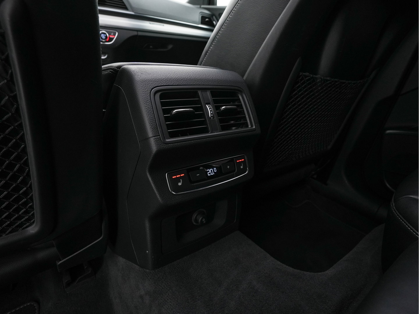 Audi Q5 55 TFSI S-Line Competition Quattro (Plug-In) Aut. *PANO | LEATHER | FULL-LED | HEATED-SPORTSEATS | KEYLESS | CAMERA | NAVI-FULLMAP | PRIVACY-GLASS | DIGI-COCKPIT | CRUISE-ADPAPTIVE | DAB | 21"ALU*