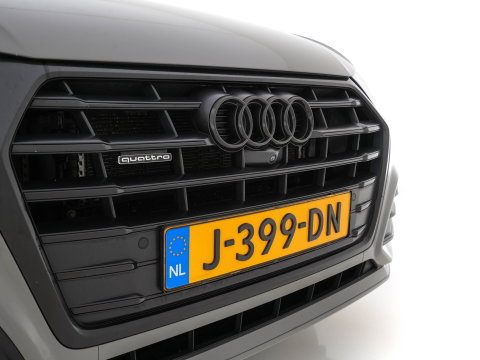 Audi Q5 55 TFSI S-Line Competition Quattro (Plug-In) Aut. *PANO | LEATHER | FULL-LED | HEATED-SPORTSEATS | KEYLESS | CAMERA | NAVI-FULLMAP | PRIVACY-GLASS | DIGI-COCKPIT | CRUISE-ADPAPTIVE | DAB | 21"ALU*