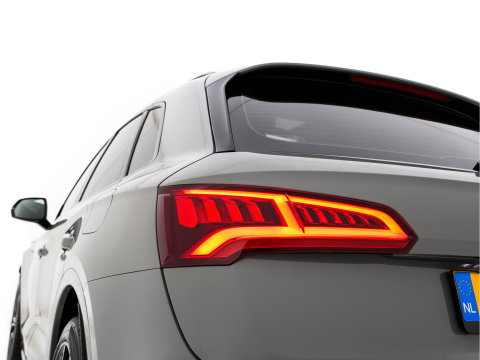 Audi Q5 55 TFSI S-Line Competition Quattro (Plug-In) Aut. *PANO | LEATHER | FULL-LED | HEATED-SPORTSEATS | KEYLESS | CAMERA | NAVI-FULLMAP | PRIVACY-GLASS | DIGI-COCKPIT | CRUISE-ADPAPTIVE | DAB | 21"ALU*