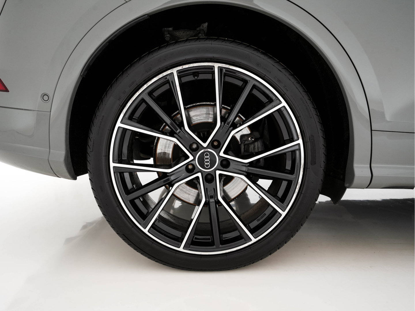 Audi Q5 55 TFSI S-Line Competition Quattro (Plug-In) Aut. *PANO | LEATHER | FULL-LED | HEATED-SPORTSEATS | KEYLESS | CAMERA | NAVI-FULLMAP | PRIVACY-GLASS | DIGI-COCKPIT | CRUISE-ADPAPTIVE | DAB | 21"ALU*