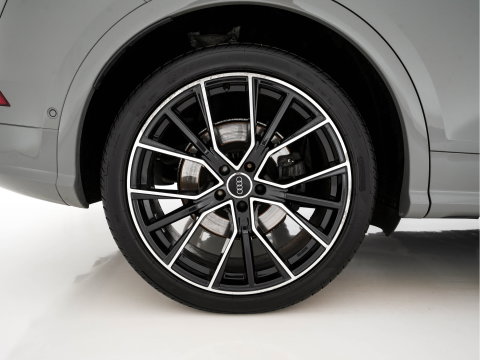 Audi Q5 55 TFSI S-Line Competition Quattro (Plug-In) Aut. *PANO | LEATHER | FULL-LED | HEATED-SPORTSEATS | KEYLESS | CAMERA | NAVI-FULLMAP | PRIVACY-GLASS | DIGI-COCKPIT | CRUISE-ADPAPTIVE | DAB | 21"ALU*