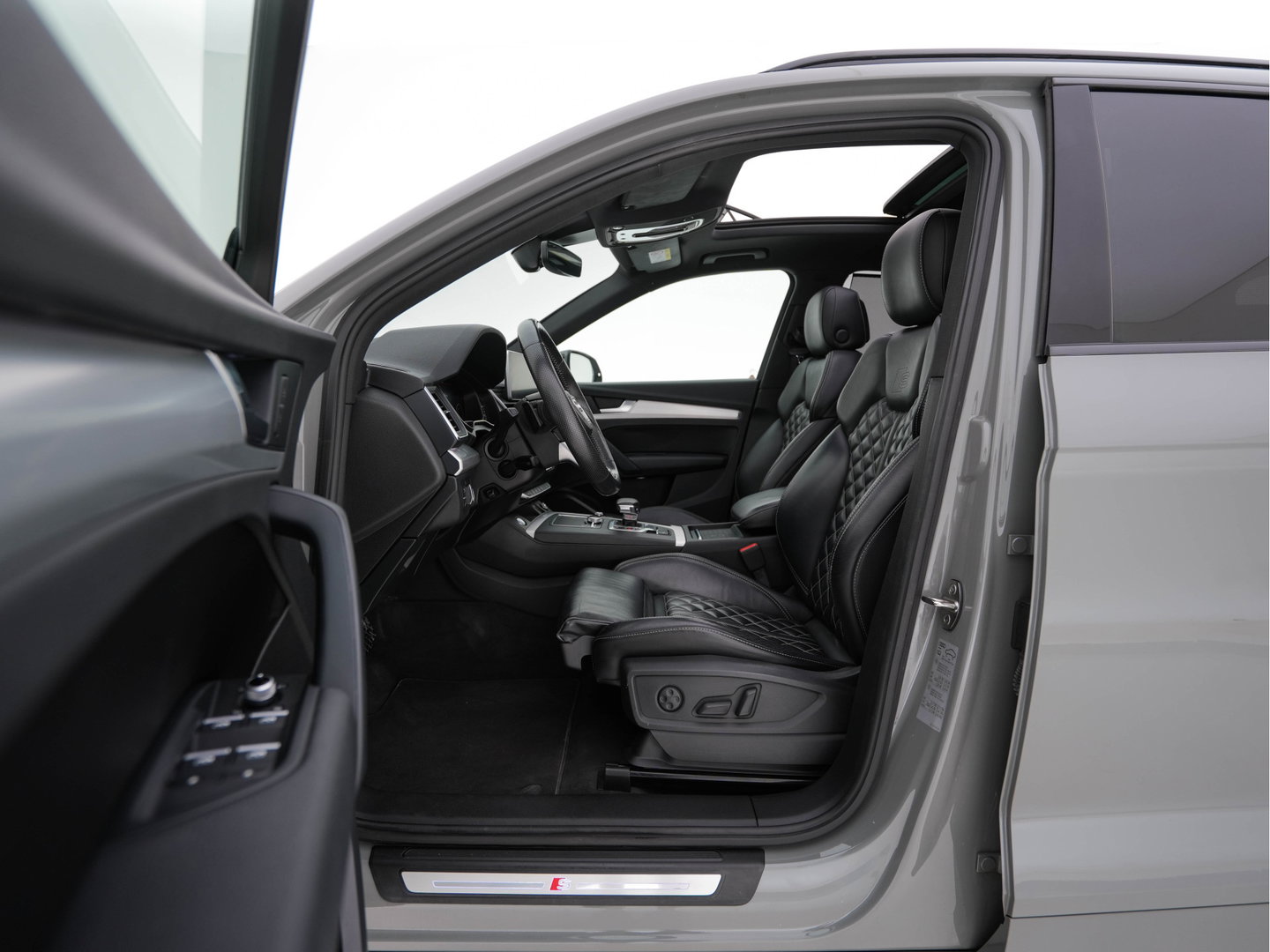 Audi Q5 55 TFSI S-Line Competition Quattro (Plug-In) Aut. *PANO | LEATHER | FULL-LED | HEATED-SPORTSEATS | KEYLESS | CAMERA | NAVI-FULLMAP | PRIVACY-GLASS | DIGI-COCKPIT | CRUISE-ADPAPTIVE | DAB | 21"ALU*