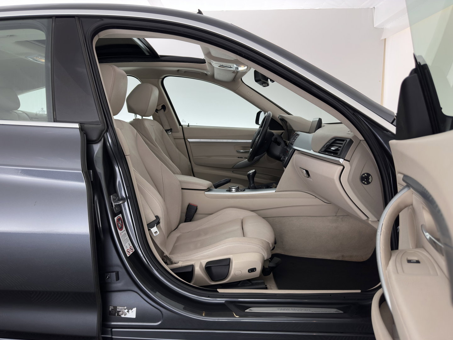 BMW 3-serie Gran Turismo 320i High Executive *PANO | LEATHER | FULL-LED | HEATED-COMFORTSEATS | NAVI-FULLMAP | ECC | PDC | CRUISE | TOWBAR | 18''ALU*