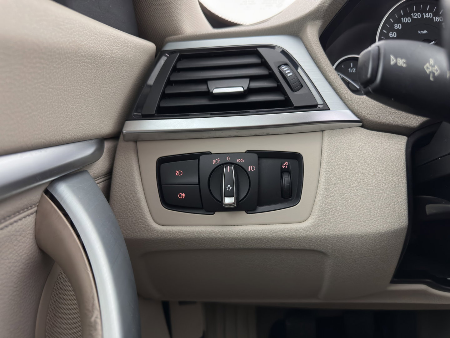 BMW 3-serie Gran Turismo 320i High Executive *PANO | LEATHER | FULL-LED | HEATED-COMFORTSEATS | NAVI-FULLMAP | ECC | PDC | CRUISE | TOWBAR | 18''ALU*