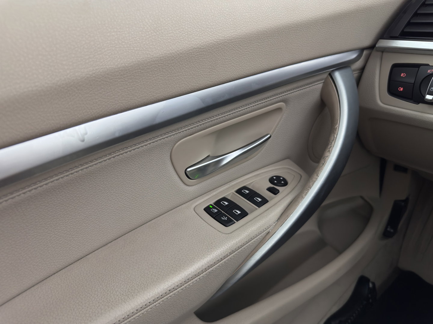 BMW 3-serie Gran Turismo 320i High Executive *PANO | LEATHER | FULL-LED | HEATED-COMFORTSEATS | NAVI-FULLMAP | ECC | PDC | CRUISE | TOWBAR | 18''ALU*