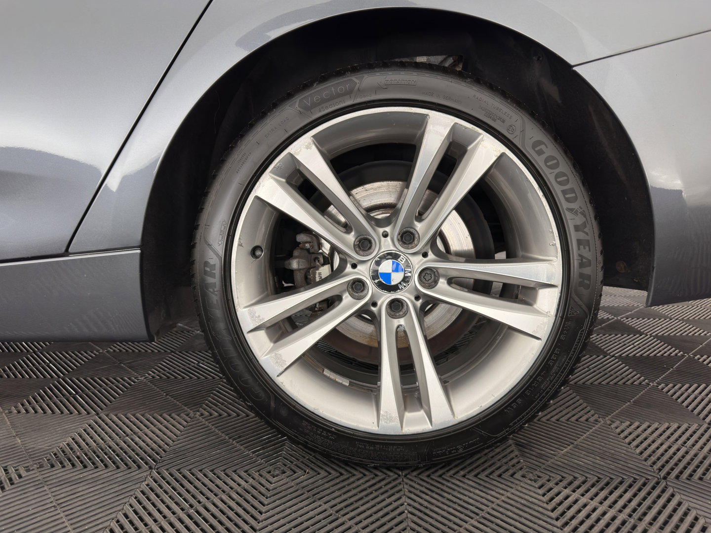 BMW 3-serie Gran Turismo 320i High Executive *PANO | LEATHER | FULL-LED | HEATED-COMFORTSEATS | NAVI-FULLMAP | ECC | PDC | CRUISE | TOWBAR | 18''ALU*