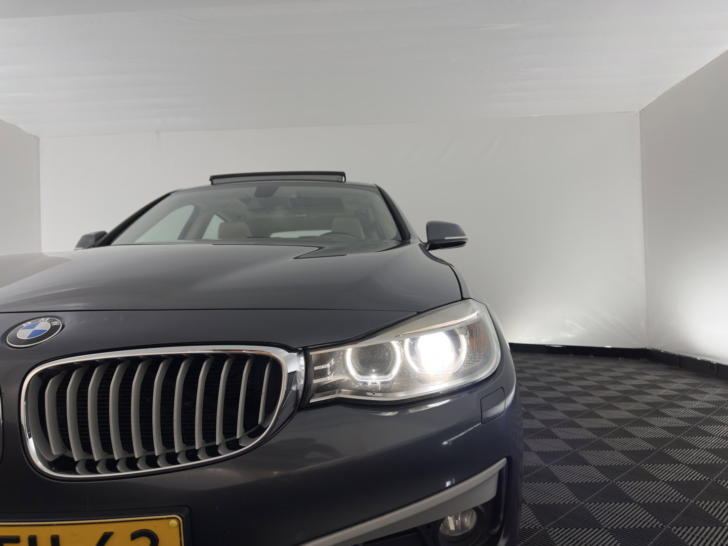 BMW 3-serie Gran Turismo 320i High Executive *PANO | LEATHER | FULL-LED | HEATED-COMFORTSEATS | NAVI-FULLMAP | ECC | PDC | CRUISE | TOWBAR | 18''ALU*