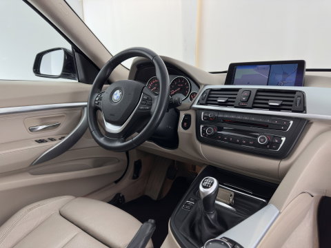 BMW 3-serie Gran Turismo 320i High Executive *PANO | LEATHER | FULL-LED | HEATED-COMFORTSEATS | NAVI-FULLMAP | ECC | PDC | CRUISE | TOWBAR | 18''ALU*