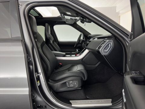Land Rover Range Rover Sport 5.0 V8 SC SVR Aut. *PANO | LEATHER | MATRIX-LED | HEAD-UP | CARBON | ADAPTIVE-CRUISE | MEMORY-PACK | MERIDIAN-AUDIO | BLINDSPOT | TOPVIEW | DIGI-COCKPIT | HEATED-SPORTSEATS | PRIVACY-GLASS | SHIFTPADDLES |
