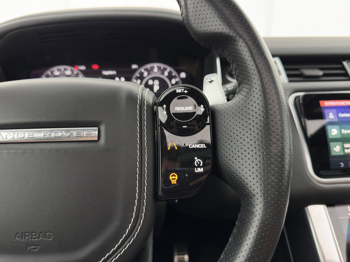 Land Rover Range Rover Sport 5.0 V8 SC SVR Aut. *PANO | LEATHER | MATRIX-LED | HEAD-UP | CARBON | ADAPTIVE-CRUISE | MEMORY-PACK | MERIDIAN-AUDIO | BLINDSPOT | TOPVIEW | DIGI-COCKPIT | HEATED-SPORTSEATS | PRIVACY-GLASS | SHIFTPADDLES |