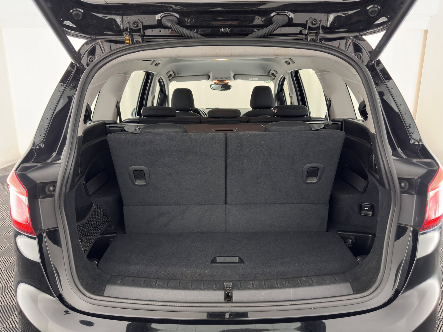 BMW 2 Serie Gran Tourer 216d Corporate Lease Essential [ 7-Pers. ] *NAVI-FULLMAP | COMFORTSEATS | ECC | PDC | CRUISE | TOWBAR | 16''ALU*