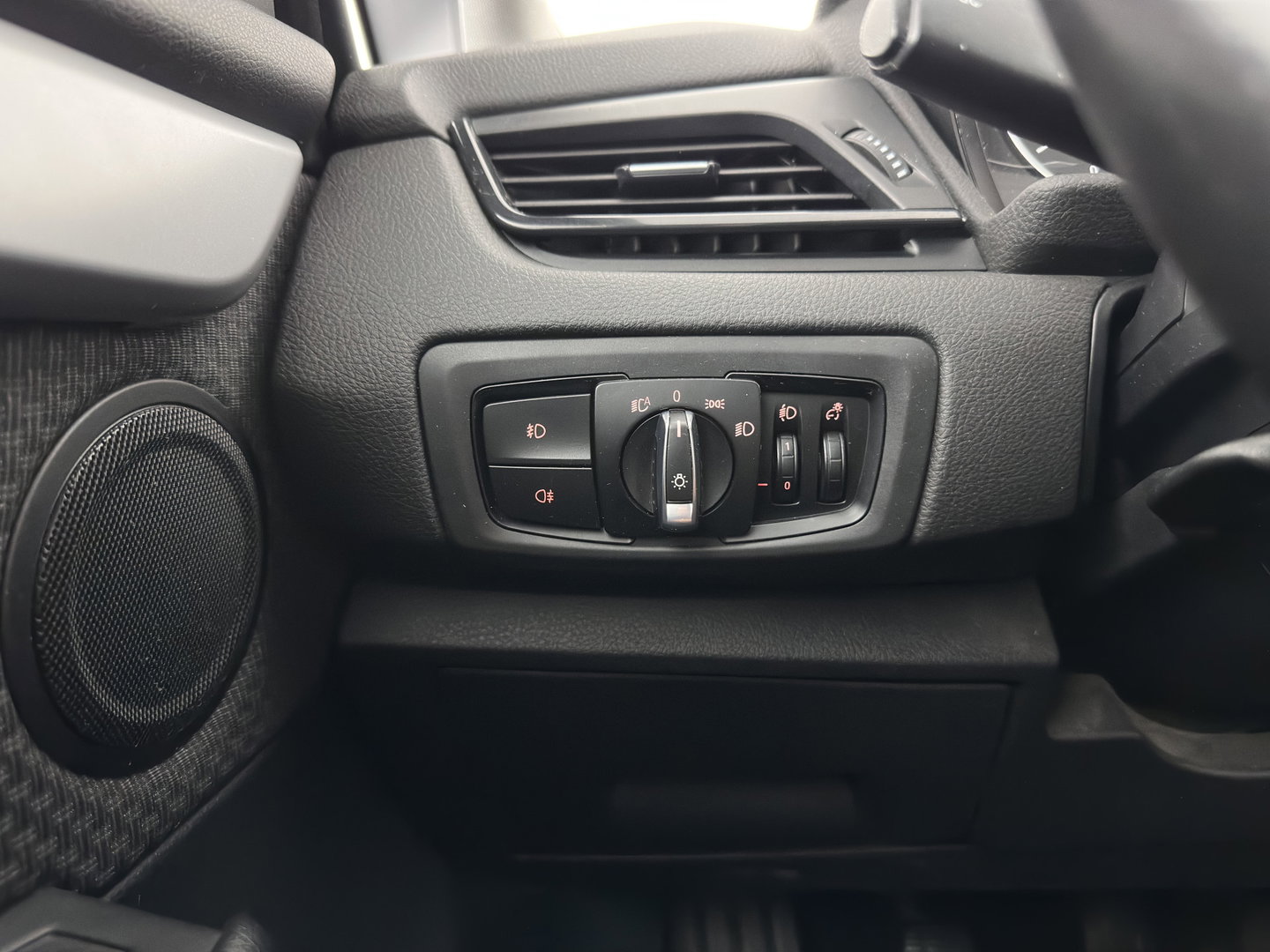 BMW 2 Serie Gran Tourer 216d Corporate Lease Essential [ 7-Pers. ] *NAVI-FULLMAP | COMFORTSEATS | ECC | PDC | CRUISE | TOWBAR | 16''ALU*