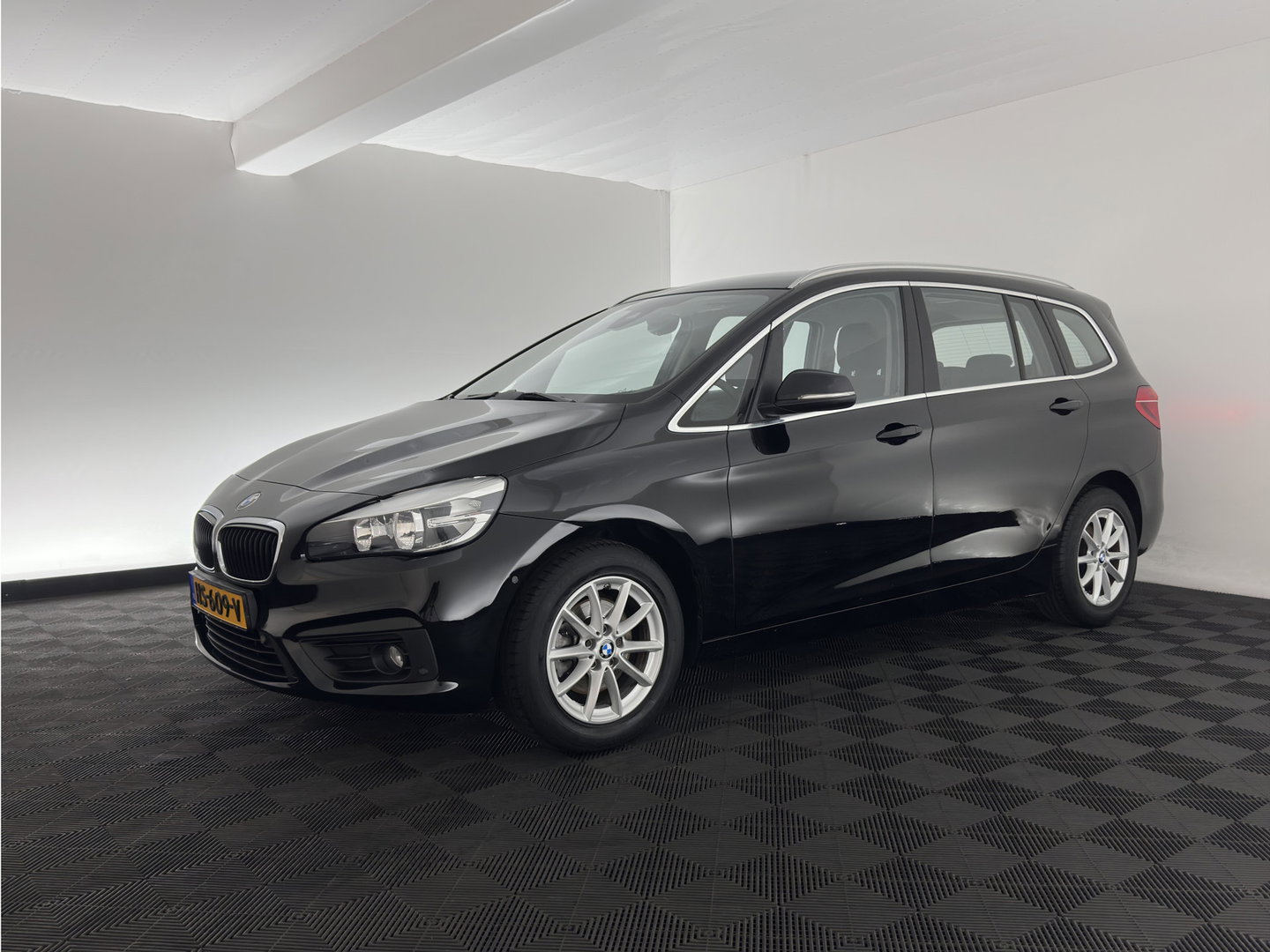 BMW 2 Serie Gran Tourer 216d Corporate Lease Essential [ 7-Pers. ] *NAVI-FULLMAP | COMFORTSEATS | ECC | PDC | CRUISE | TOWBAR | 16''ALU*