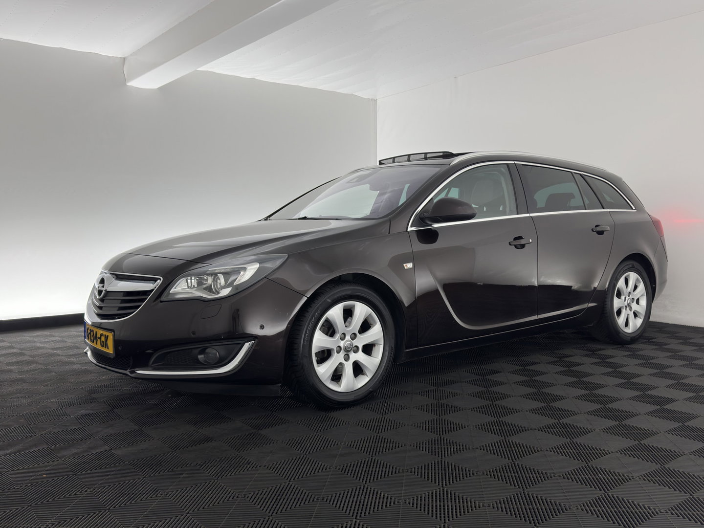 Opel Insignia Sports Tourer 2.0 CDTI EcoFLEX Cosmo *PANO | LEATHER | XENON | ADAPTIVE-CRUISE | NAVI-FULLMAP | PRIVACY-GLASS | HEATED-COMFORTSEATS | ECC | PDC | TOWBAR | 17''ALU*