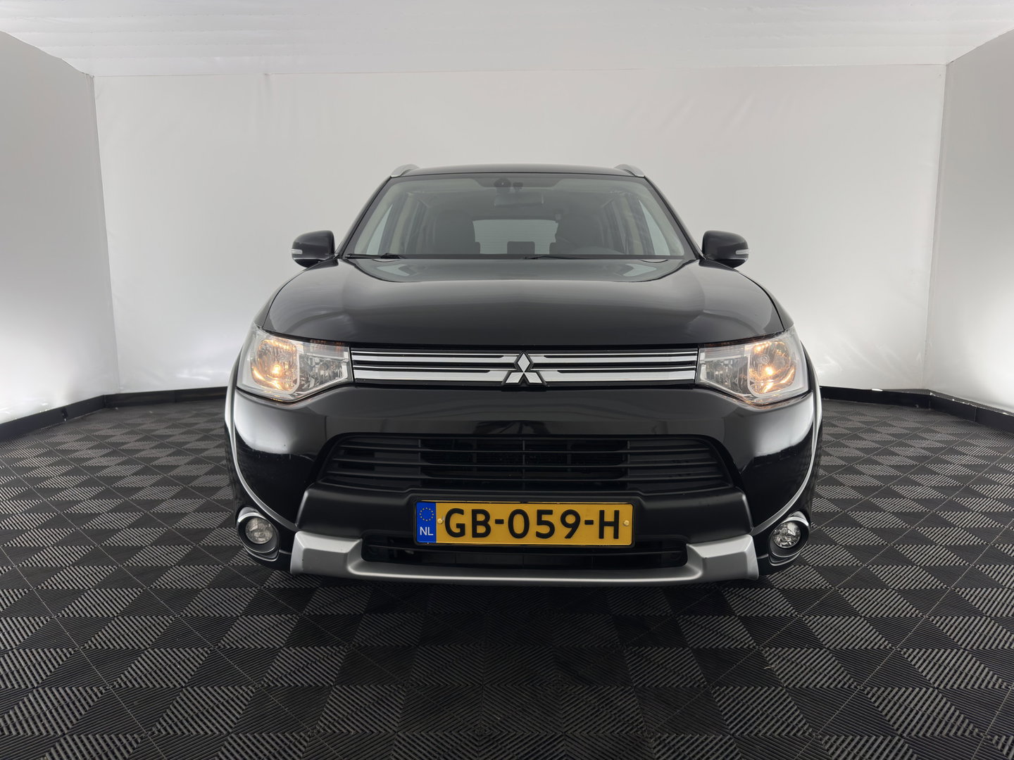 Mitsubishi Outlander 2.0 PHEV Business Edition X-Line AWD (Plug-In) {SoH-76%} Aut. *LEATHER-FABRIC | NAVI-FULLMAP | KEYLESS | CAMERA | COMFORTSEATS | ECC | CRUISE | PRIVACY-GLASS | SHIFTPADDLES | TOWBAR | 18''ALU*