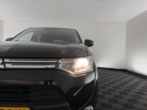 Mitsubishi Outlander 2.0 PHEV Business Edition X-Line AWD (Plug-In) {SoH-76%} Aut. *LEATHER-FABRIC | NAVI-FULLMAP | KEYLESS | CAMERA | COMFORTSEATS | ECC | CRUISE | PRIVACY-GLASS | SHIFTPADDLES | TOWBAR | 18''ALU*