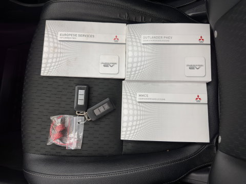 Mitsubishi Outlander 2.0 PHEV Business Edition X-Line AWD (Plug-In) {SoH-76%} Aut. *LEATHER-FABRIC | NAVI-FULLMAP | KEYLESS | CAMERA | COMFORTSEATS | ECC | CRUISE | PRIVACY-GLASS | SHIFTPADDLES | TOWBAR | 18''ALU*