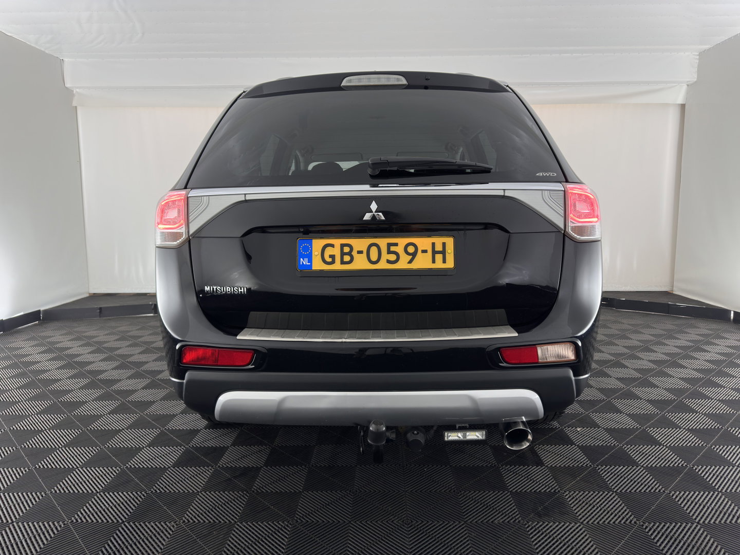 Mitsubishi Outlander 2.0 PHEV Business Edition X-Line AWD (Plug-In) {SoH-76%} Aut. *LEATHER-FABRIC | NAVI-FULLMAP | KEYLESS | CAMERA | COMFORTSEATS | ECC | CRUISE | PRIVACY-GLASS | SHIFTPADDLES | TOWBAR | 18''ALU*
