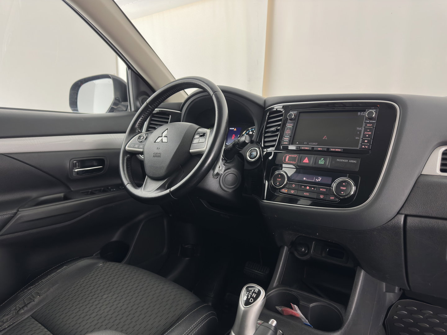 Mitsubishi Outlander 2.0 PHEV Business Edition X-Line AWD (Plug-In) {SoH-76%} Aut. *LEATHER-FABRIC | NAVI-FULLMAP | KEYLESS | CAMERA | COMFORTSEATS | ECC | CRUISE | PRIVACY-GLASS | SHIFTPADDLES | TOWBAR | 18''ALU*